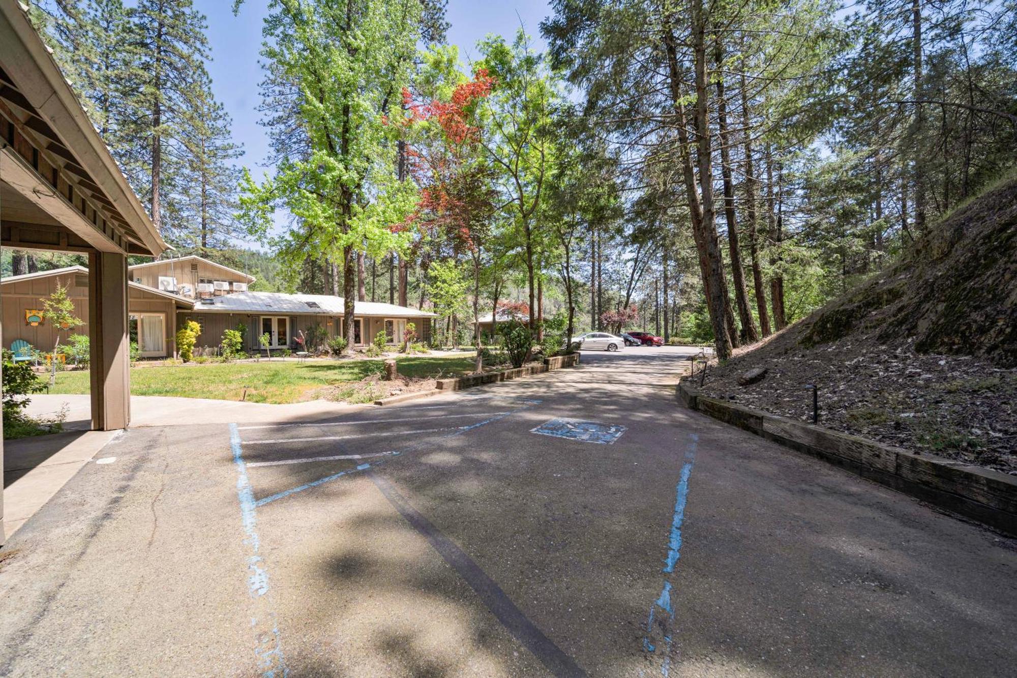 ザ イン アット シャスタ レイク Lakehead エクステリア 写真